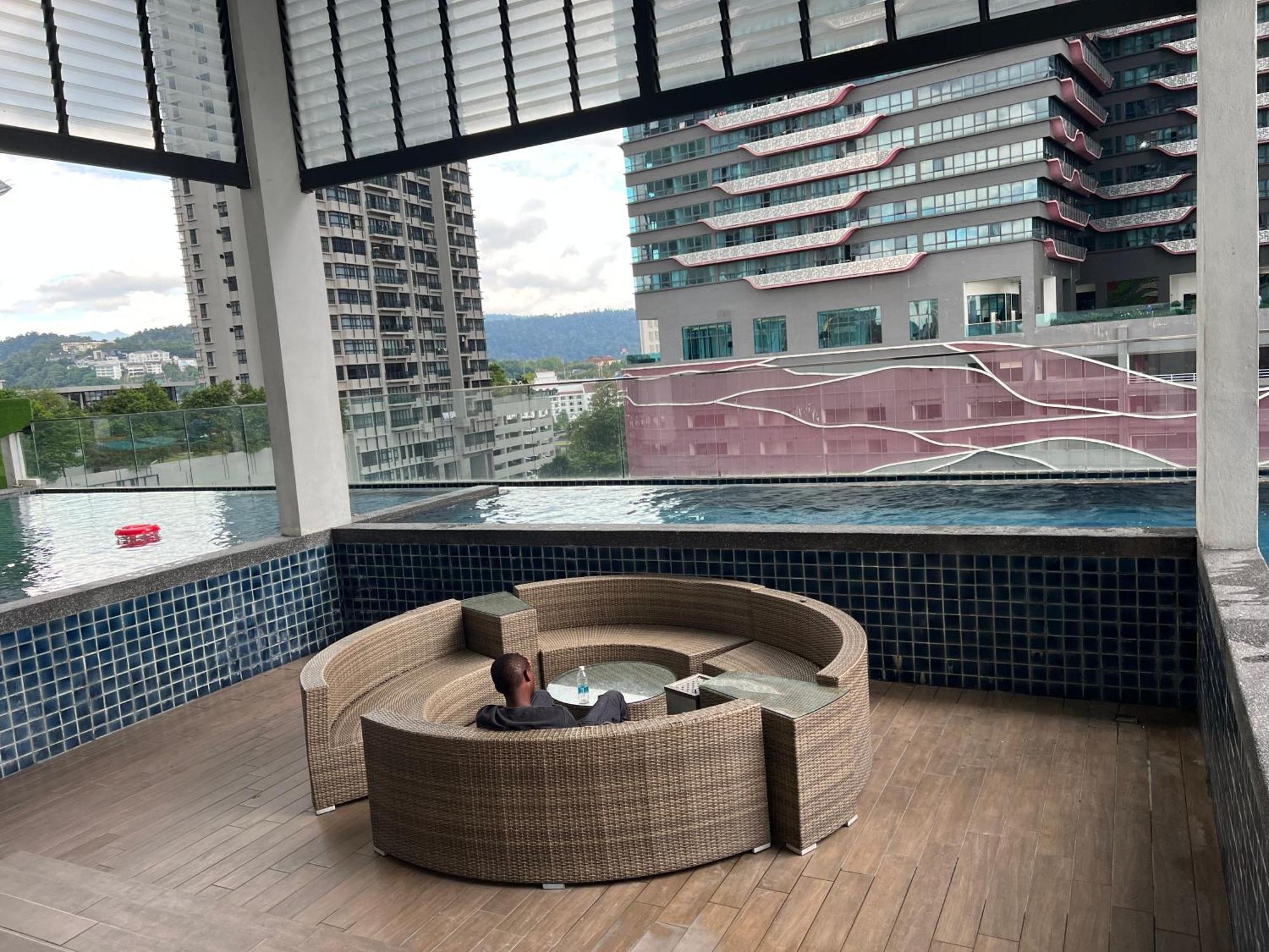 Reizz Residence By Classy Kuala Lumpur Bagian luar foto